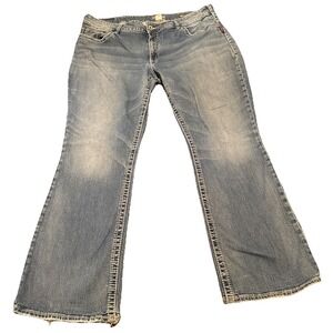 Silver Jeans Co Suki Bootcut Blue Denim‎ Medium Wash Distressed Frayed Hem Women